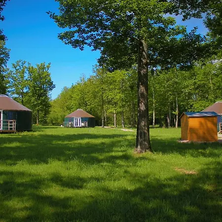 Glamping Yourtes Royales